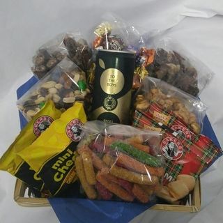 hamper basket maleys florist 5