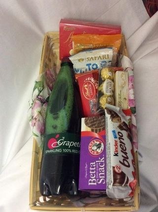 hamper basket maleys florist 6