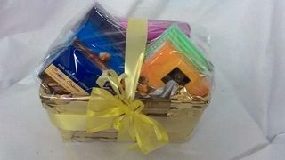 hamper basket maleys florist 8