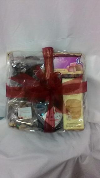 hamper basket maleys florist 9